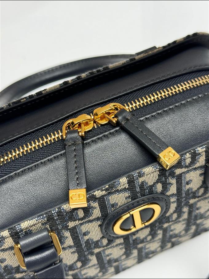 2025228Y600P204644451