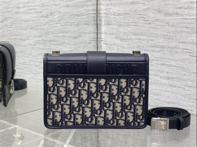 2025228Y600P204644575