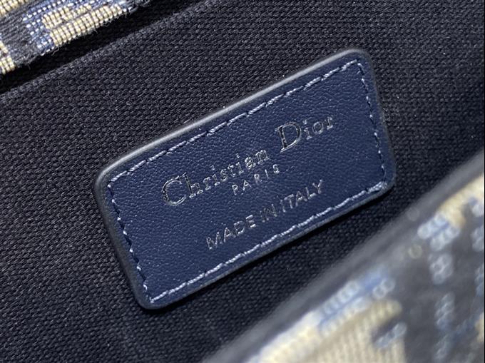 2025228Y600P204644654