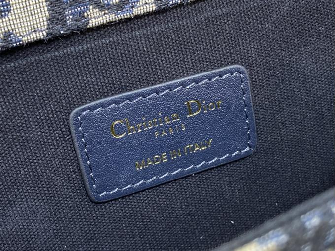 2025228Y600P204644796