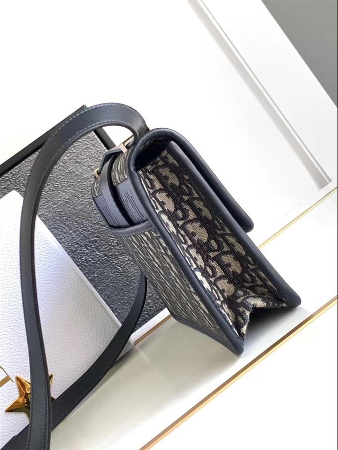 2025228Y650P204624172