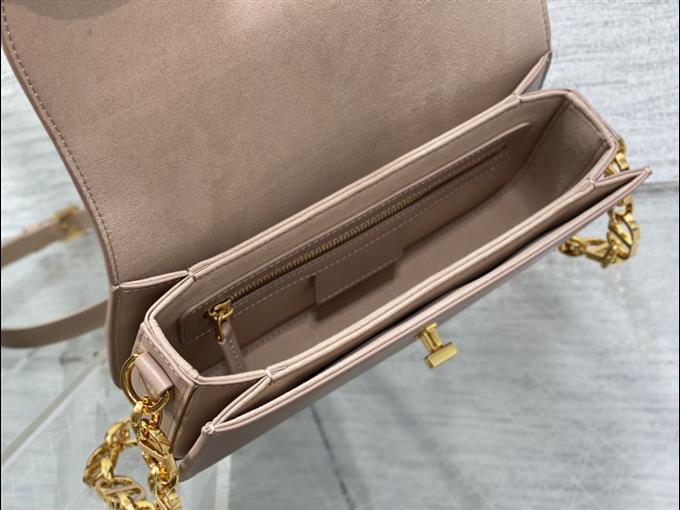 2025228Y650P204624676