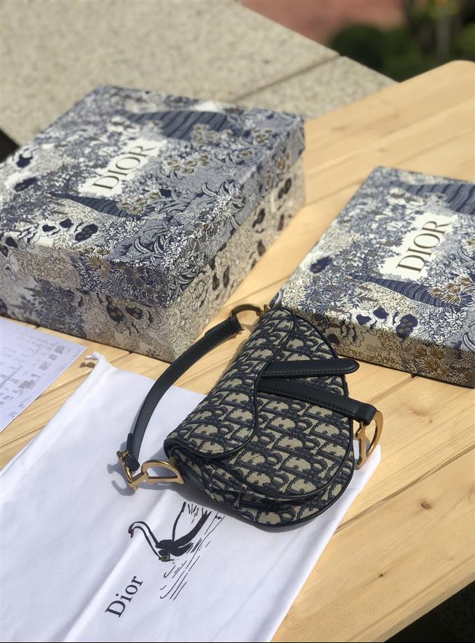 2025228Y650P21230689