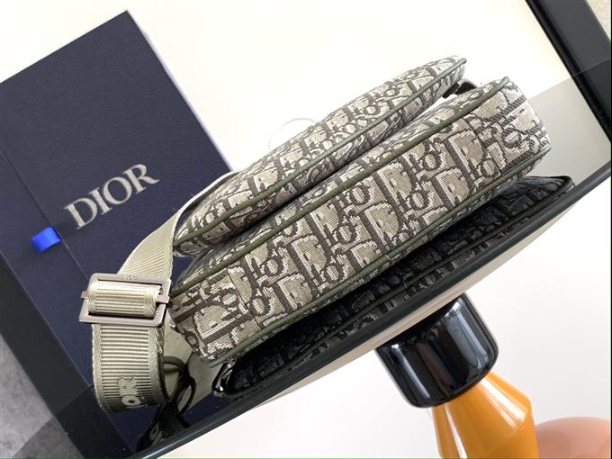 2025228Y660P21231882