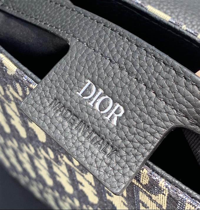 2025228Y730P21232228