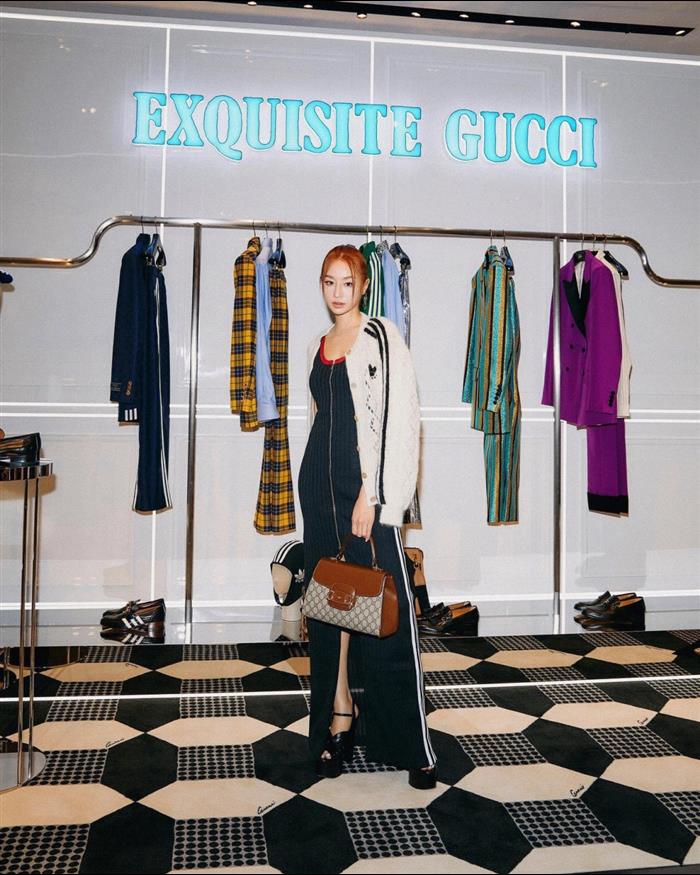 2025210C702049N201954755