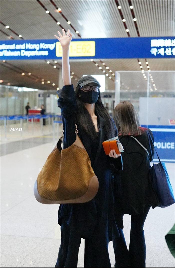 2025210C815924N202215864