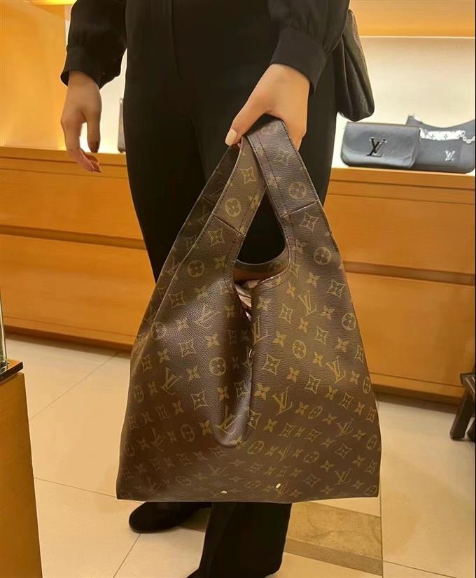 2025224M4681711123696