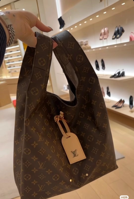 2025224M4681711123712