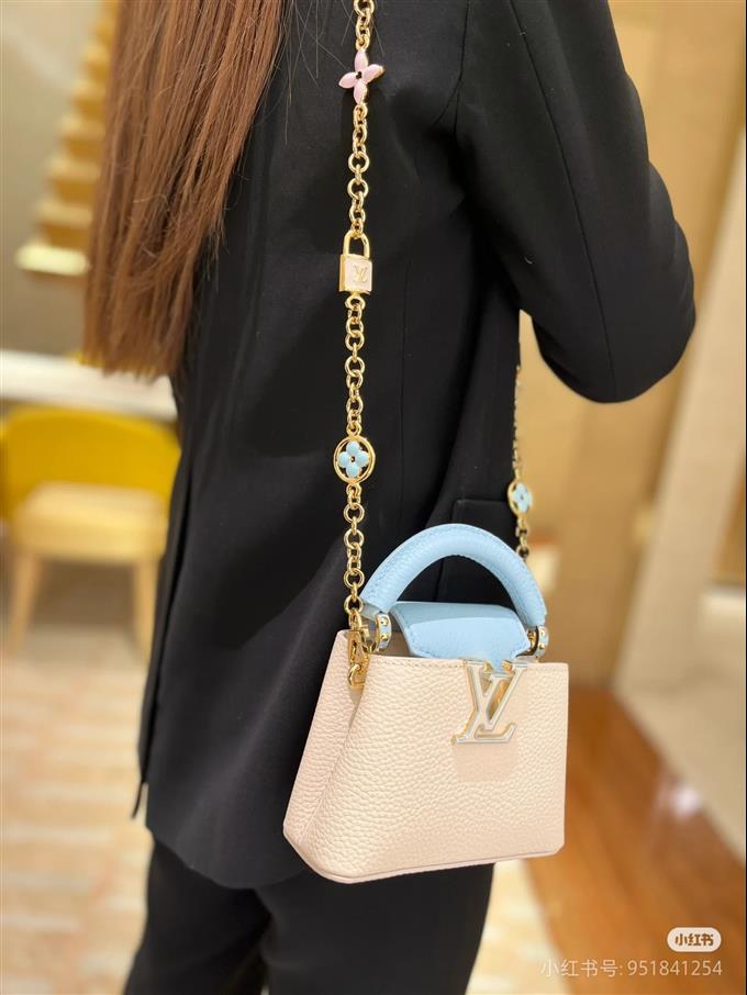 2025224M2395294824825