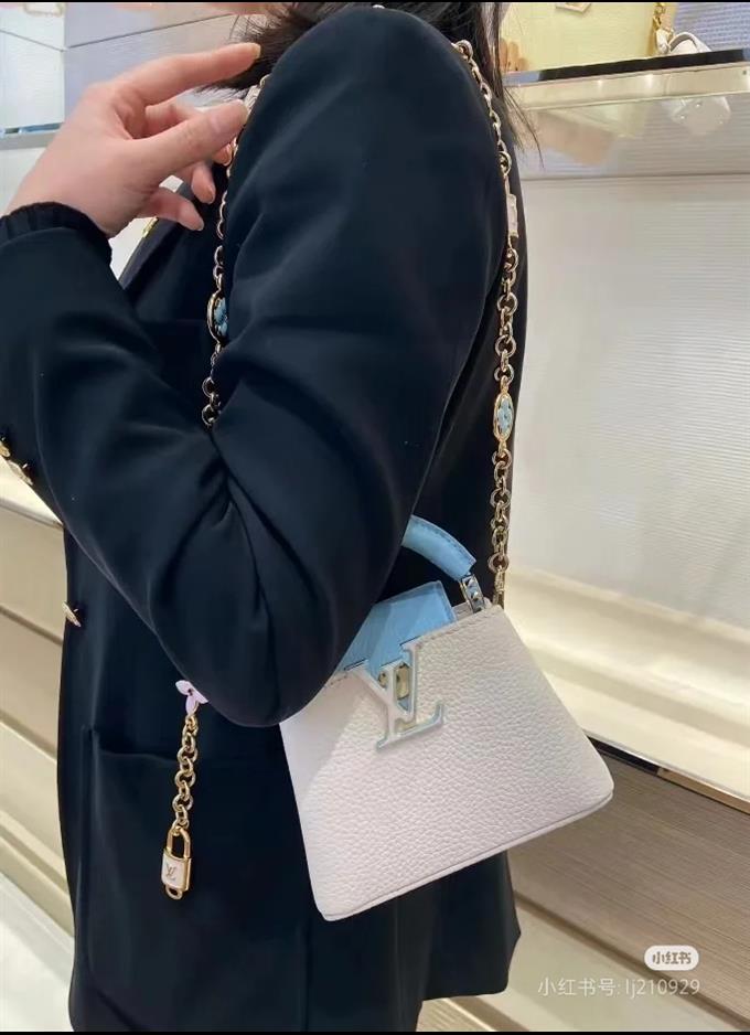 2025224M2395294824932