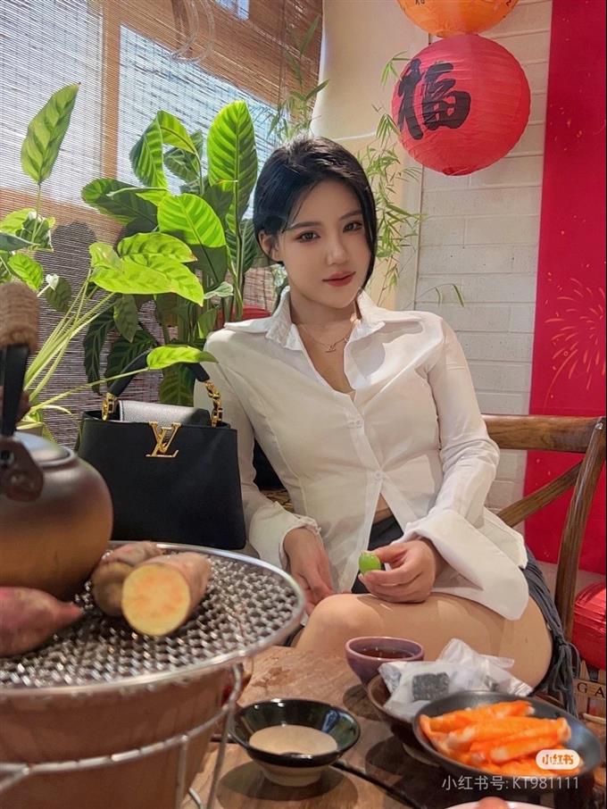 2025224M2469894832707