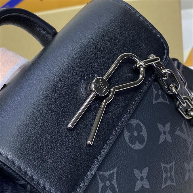 2025224M82774101728400