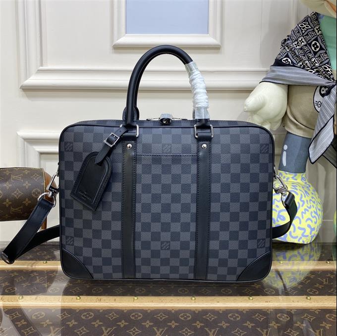 2025224M40445121437843