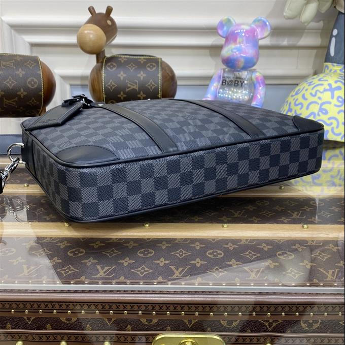 2025224M40445121437890