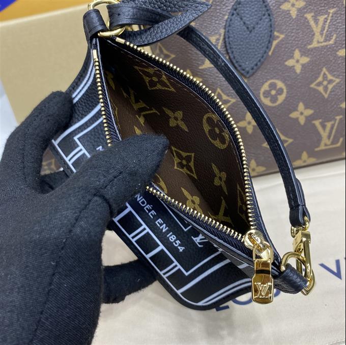 2025224M12099103825184