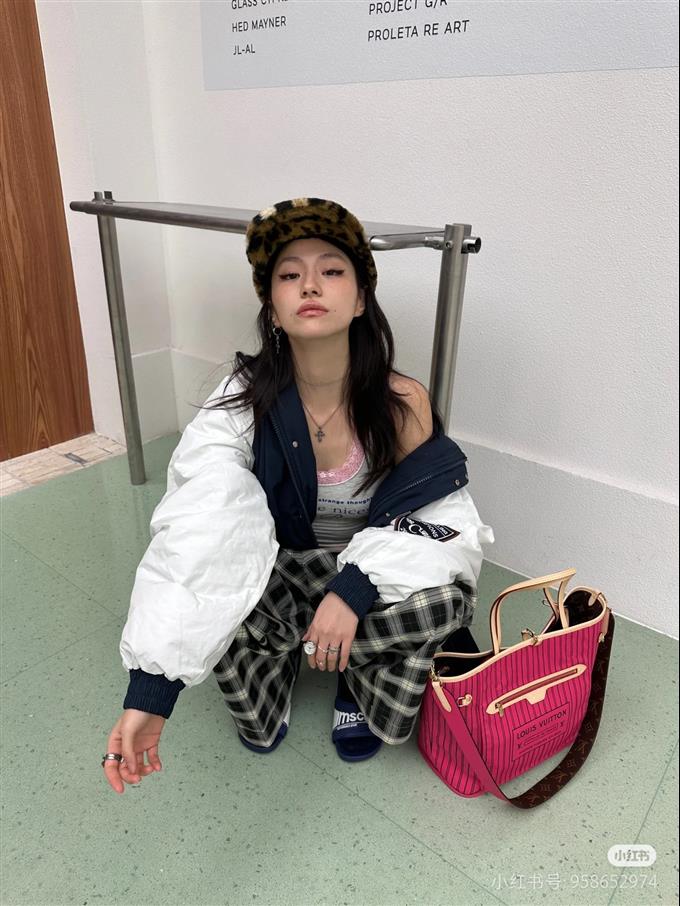 2025224M12257103833913