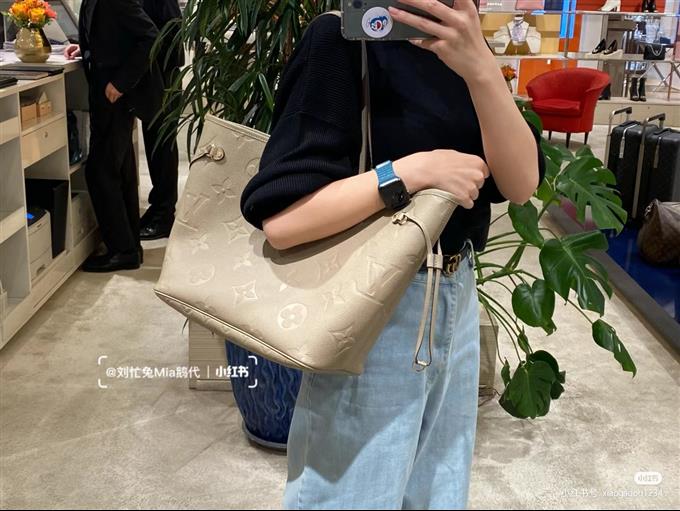 2025224M45686103833155