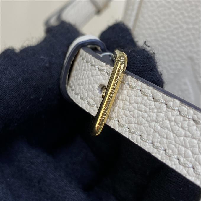 2025224M46002222434648