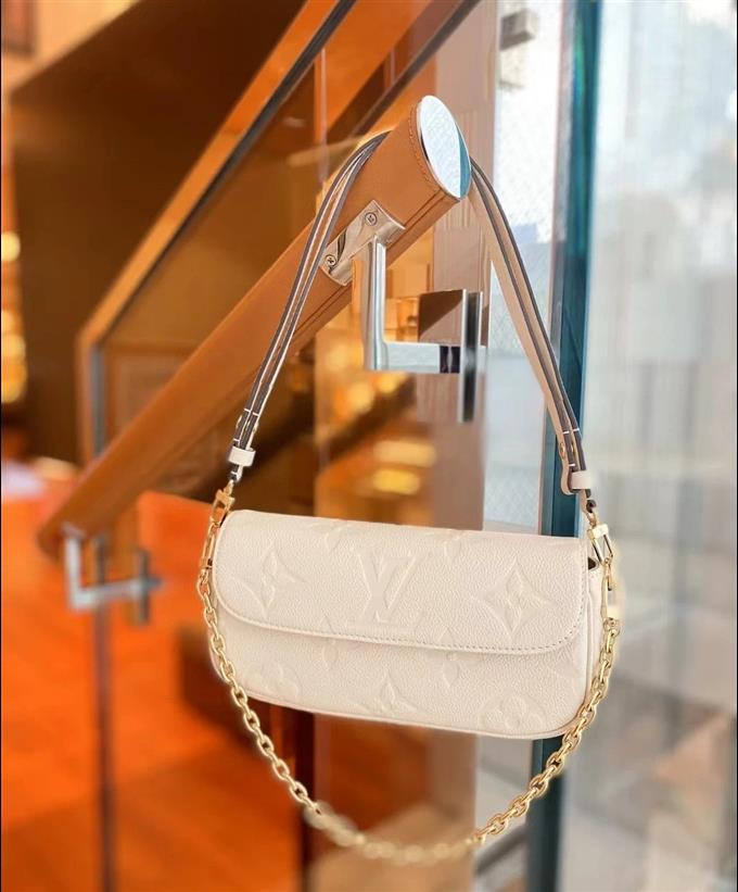 2025224M82210222428642