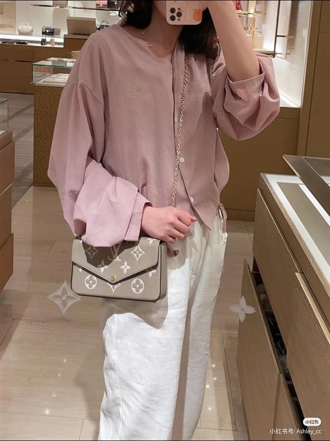 2025224M82610222422833