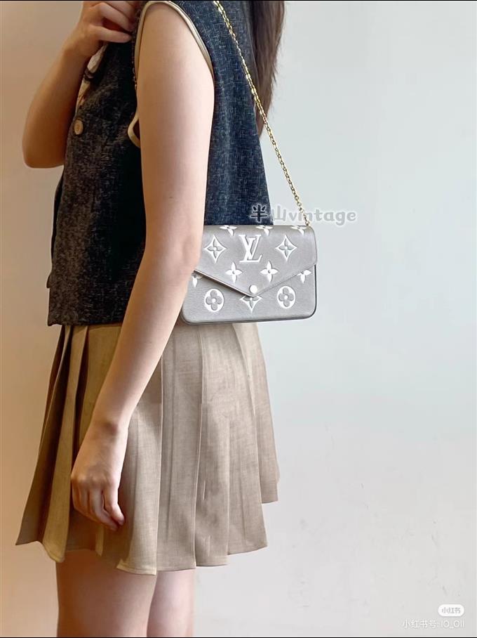 2025224M82610222422879