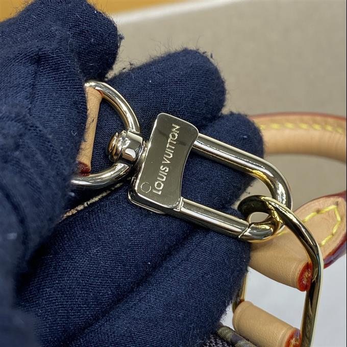 2025224M82717223657877