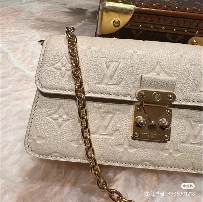 2025224M82836214940384