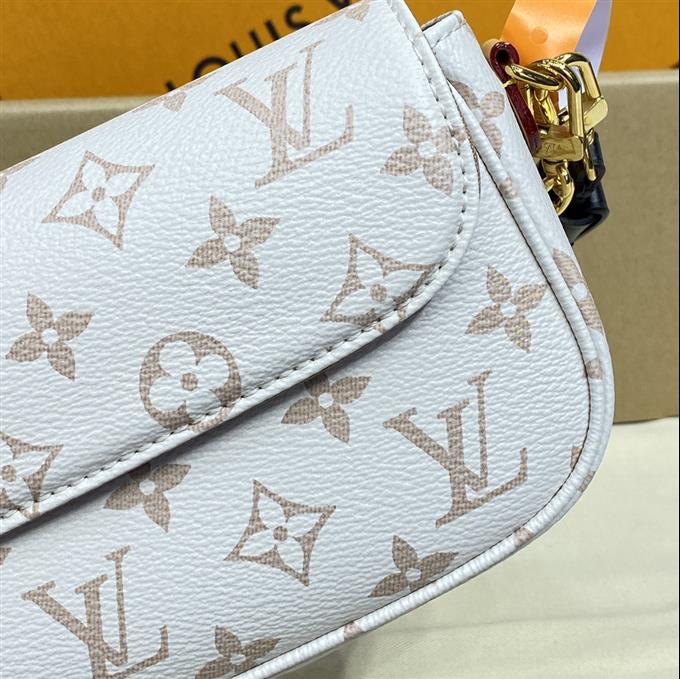 2025224M8309122371933