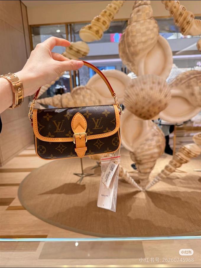 2025224M83298223711721