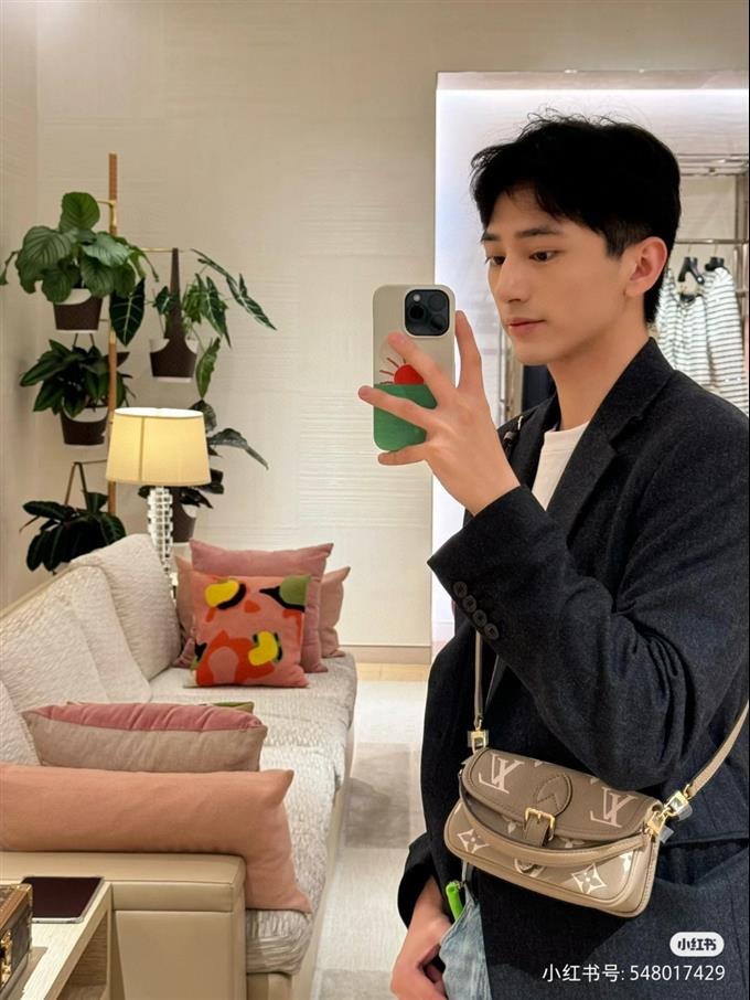 2025224M83300222422120