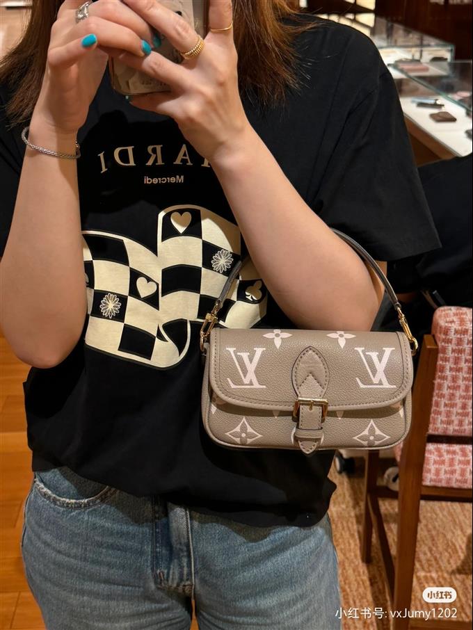 2025224M83300222436893