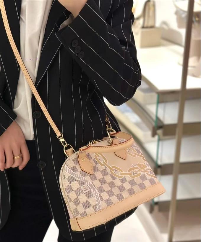 2025224N40472221516537