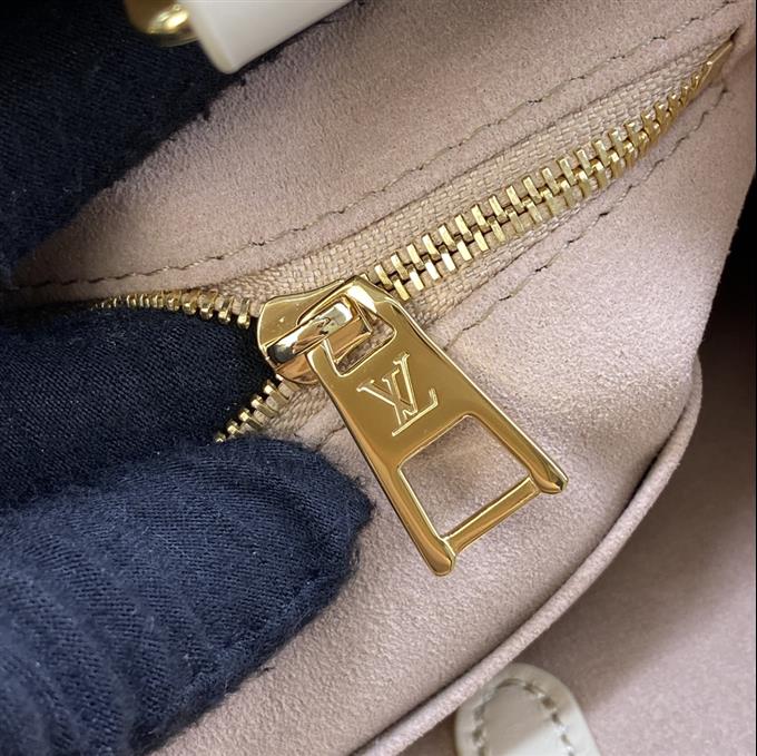 2025224M2157522241565