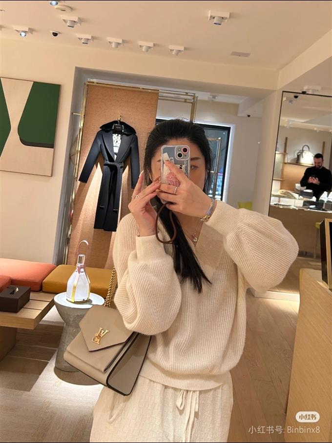 2025224M22792222424695