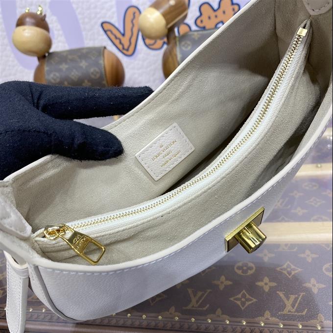 2025224M24611224558383