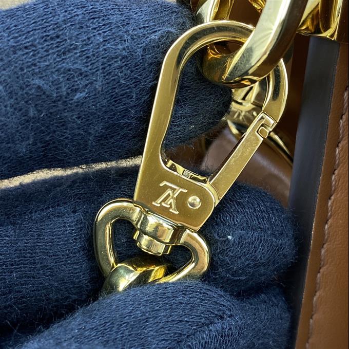 2025224M44391223648648