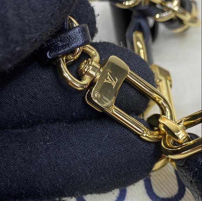 2025224M4577722245751