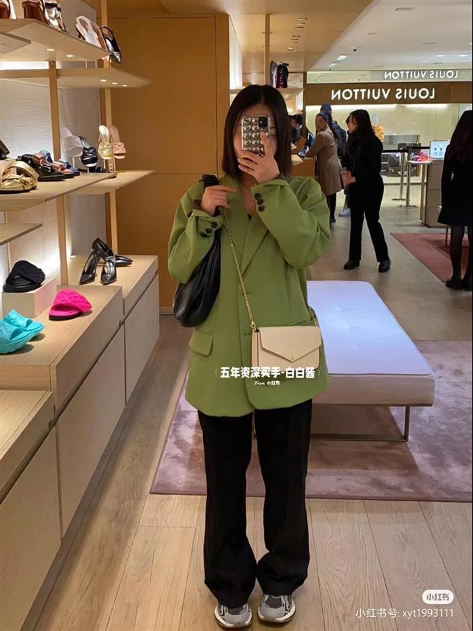 2025224M8236314112608