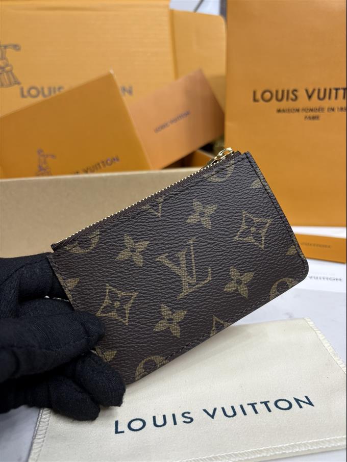 2025224M81880104112195