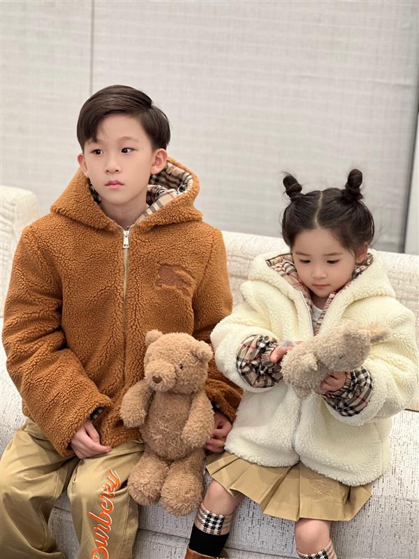 2024322111742190280320