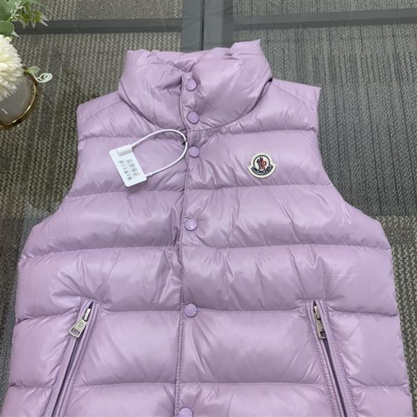 2024322133428376270300