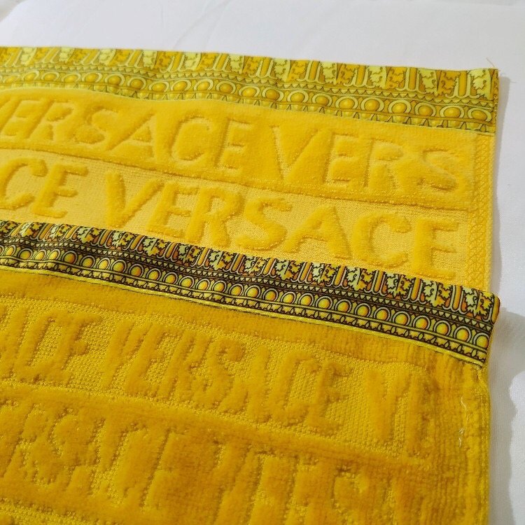 1574261699 3441663300 6