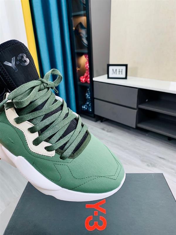 Y3